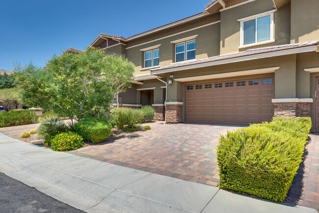 Foto del edificio - LUXURIOUS 3BD, 3BA TOWNHOME IN GATED VISTA DULCE COMMUNITY OF SUMMERLIN