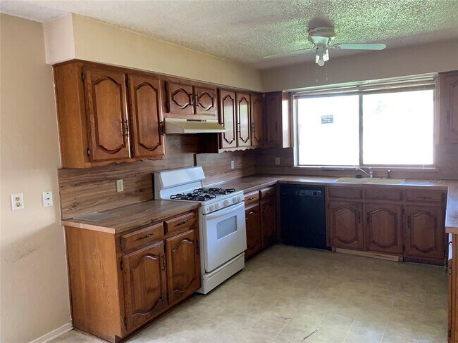 Building Photo - 1444 Pinnacle Peak Dr