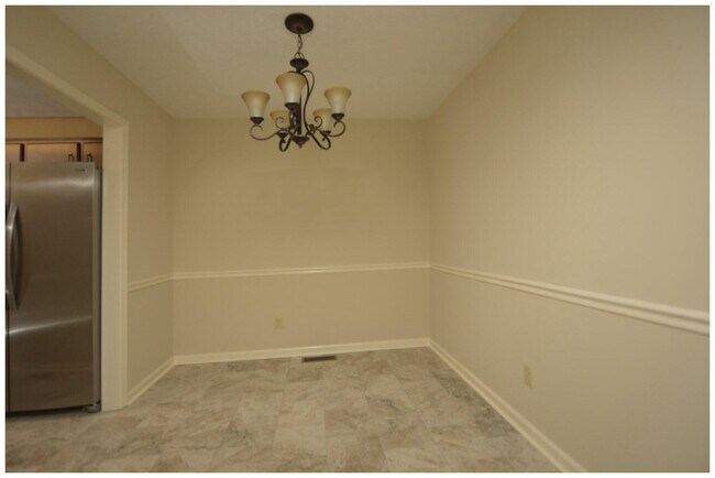 Foto del edificio - 105 Oakmont Ln