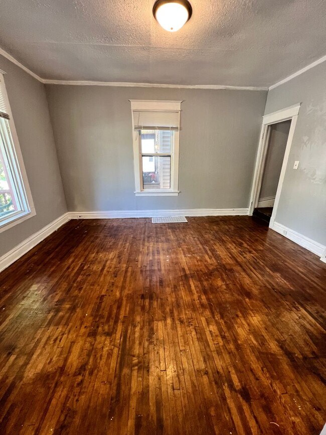 Foto del edificio - 708 E 6th St