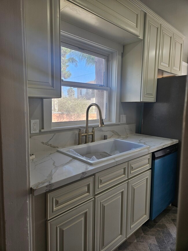 Foto del edificio - 4318 Wehrle Ct