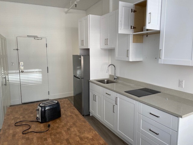 Building Photo - Waldorf Studios