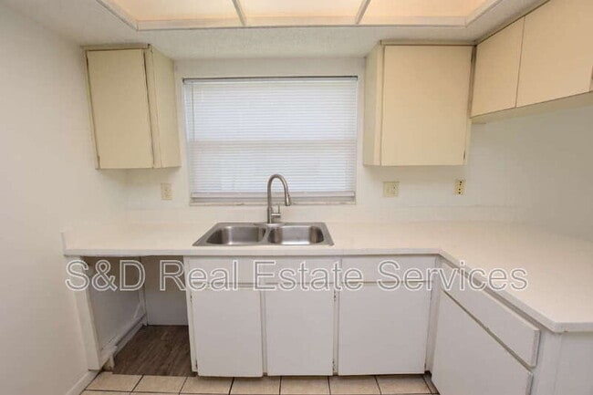Building Photo - 1019 Buccaneer Dr