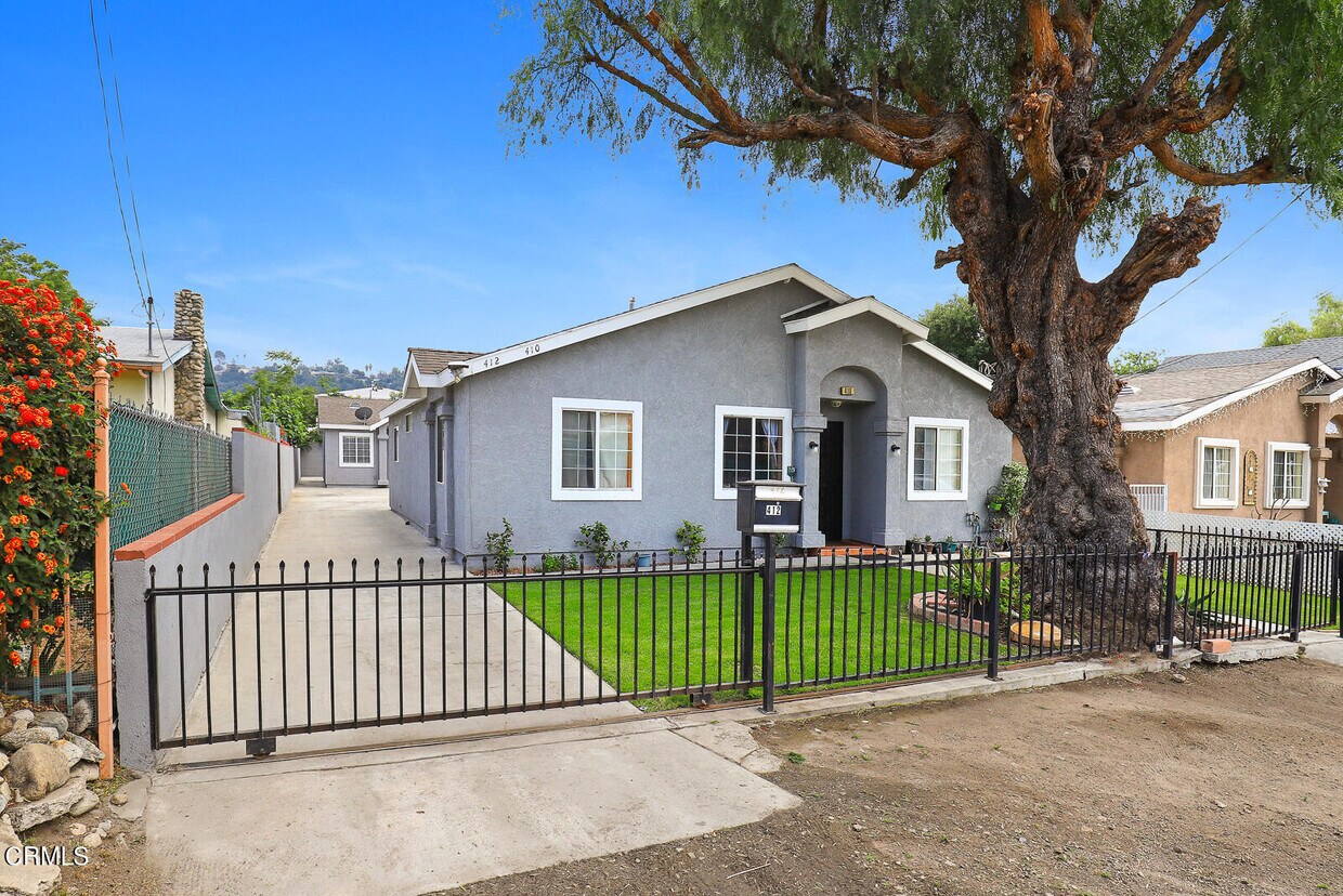 8 3 Bedroom Apartments for Rent in Monterey Hills, CA Westside Rentals