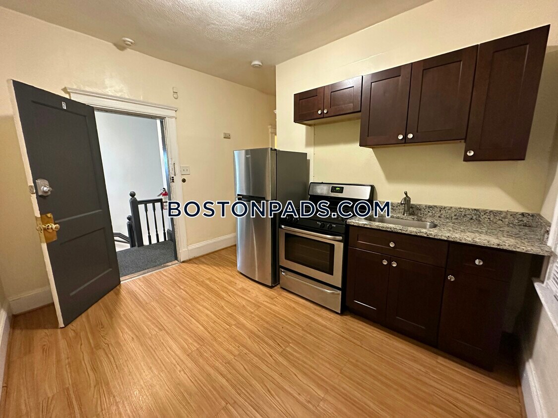 Foto principal - 114 Shurtleff St.