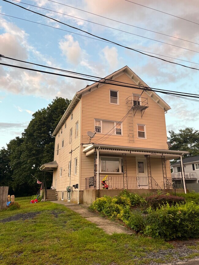 Building Photo - 94 Old Colony Ave