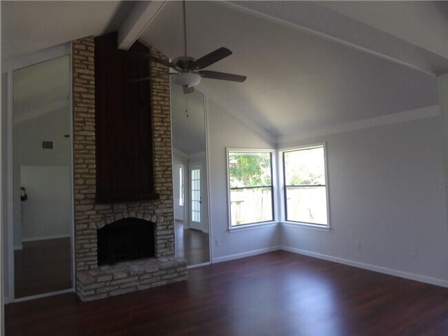 Foto del edificio - Available October: Well maintained Gracywo...