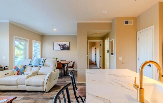 Foto del edificio - Luxury 1-Bedroom with Premium Features