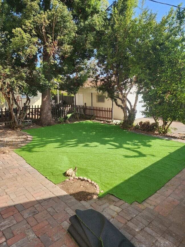 Foto del edificio - 205 W Palmer Ave