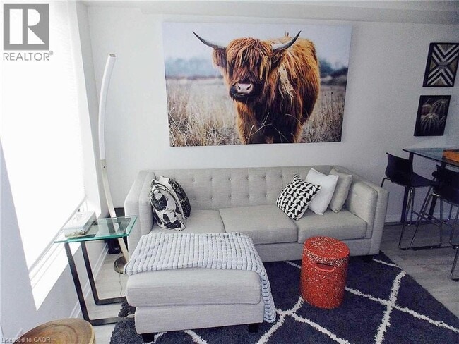 Building Photo - 7 Applewood Ln