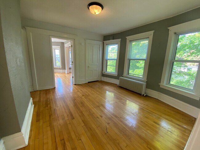 Foto del edificio - 920 E 5th St