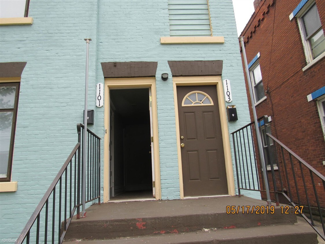 Primary Photo - 1103 N Burdick St