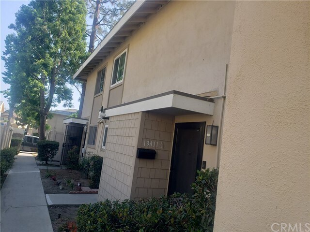 Building Photo - 13411 Village Dr