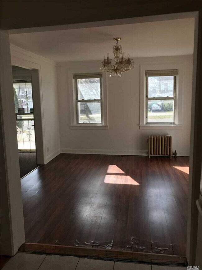 Building Photo - 89-67 Hollis Ct Blvd