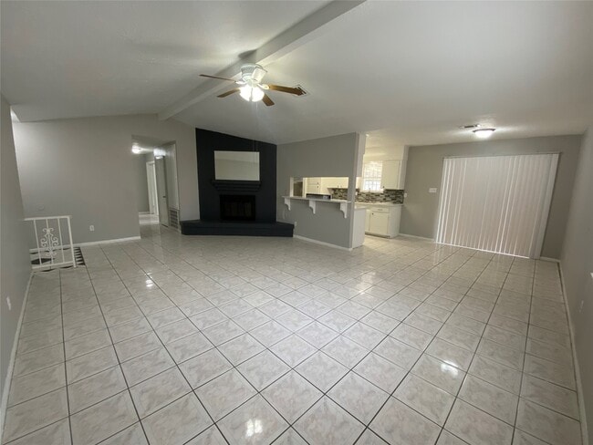 Foto del edificio - 12730 Labelle Ln