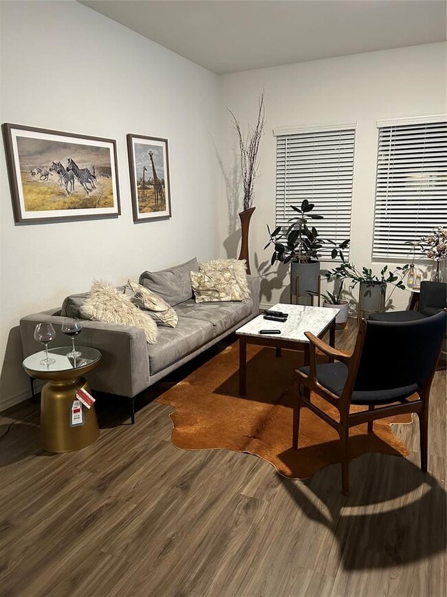 Foto del edificio - 10821 Hammond St