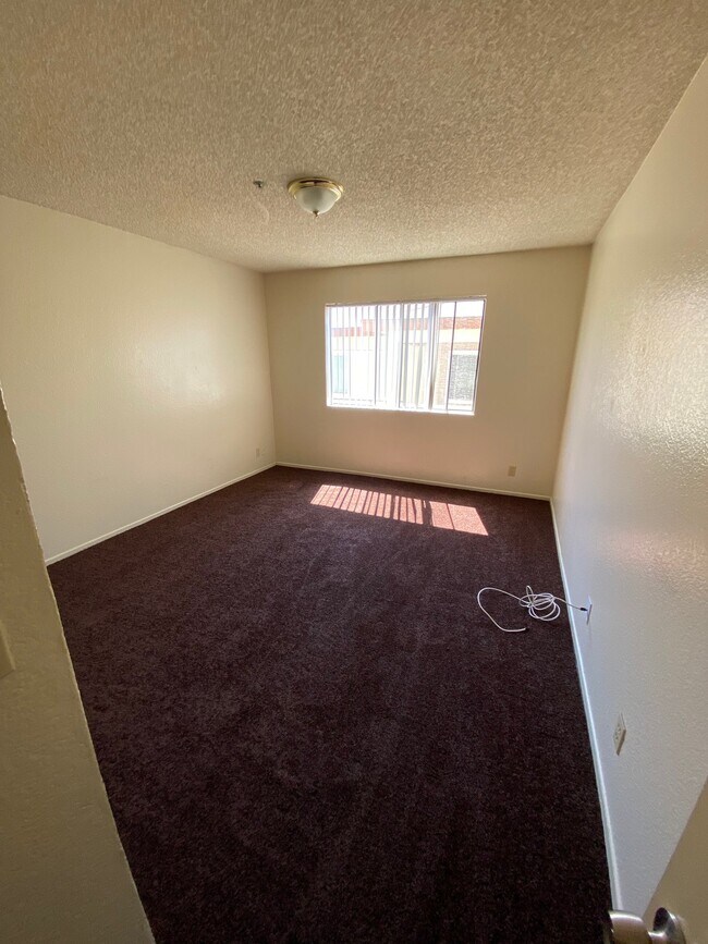 Foto del edificio - 4063 W 130th St