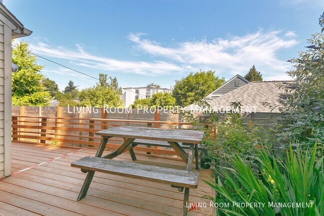Building Photo - 2BR/1BA Gardeners Delight * One Month Rent...