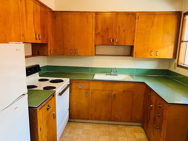 Building Photo - 1Bed/1Bath Laurelhurst Apartment