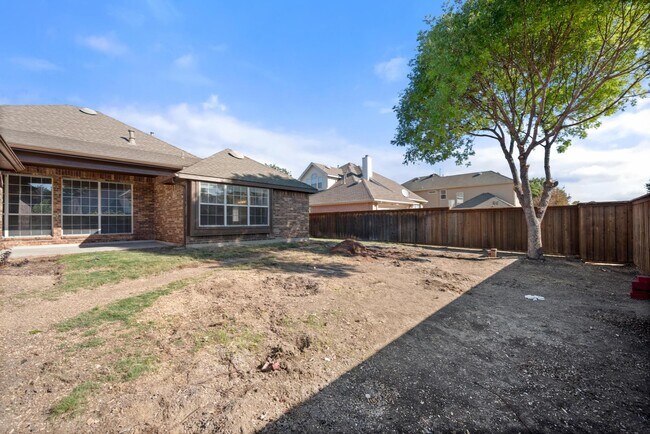 Building Photo - 4137 Greenfield Dr