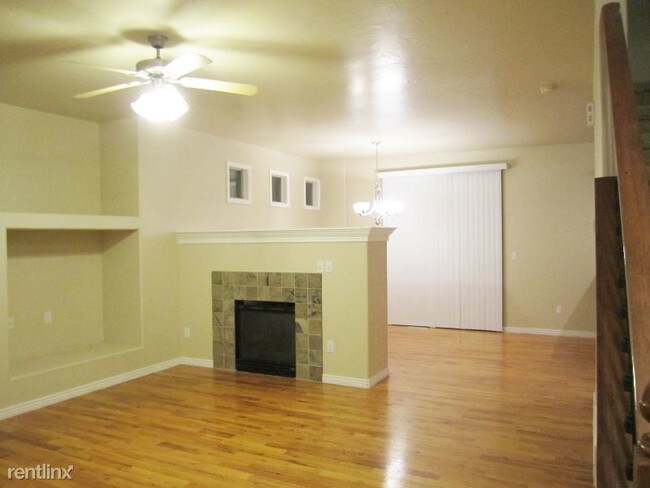 Building Photo - 814 E Whisper Cove Rd
