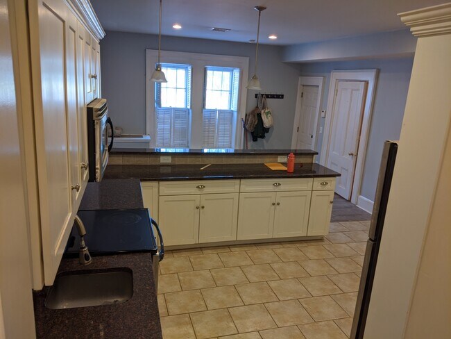 Kitchen/Living Room - 9 Benefit St