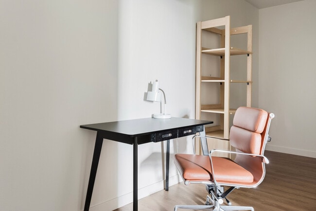 Foto del edificio - 2333 Calle Del Mundo