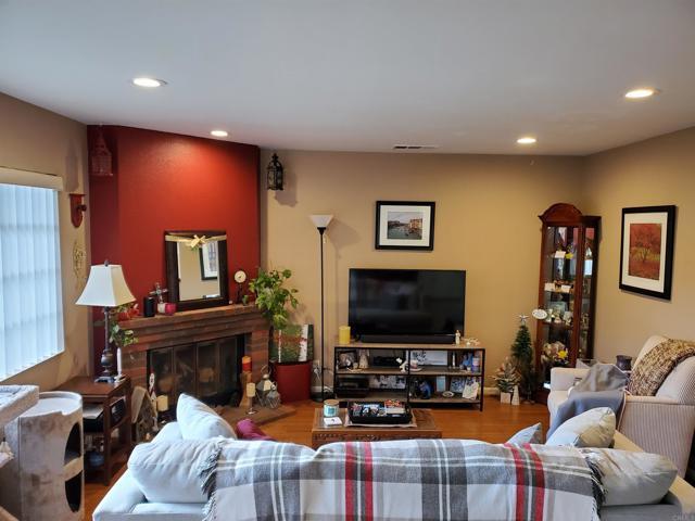 Foto del edificio - 10180 Palm Glen Dr