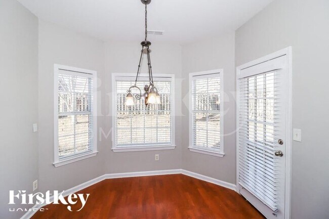 Foto del edificio - 969 Nesting Wood Cir W