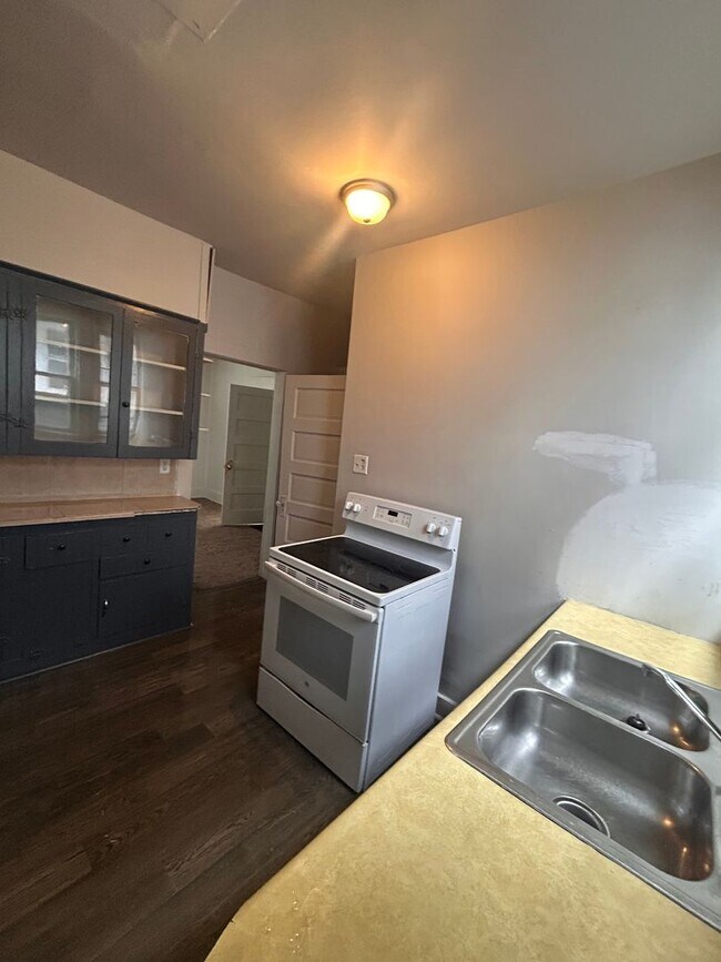 Foto del edificio - 3410 Webster St