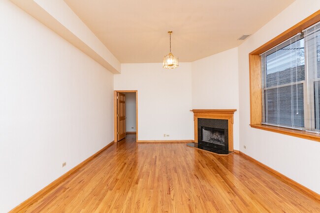 Building Photo - 2310 W Montana St