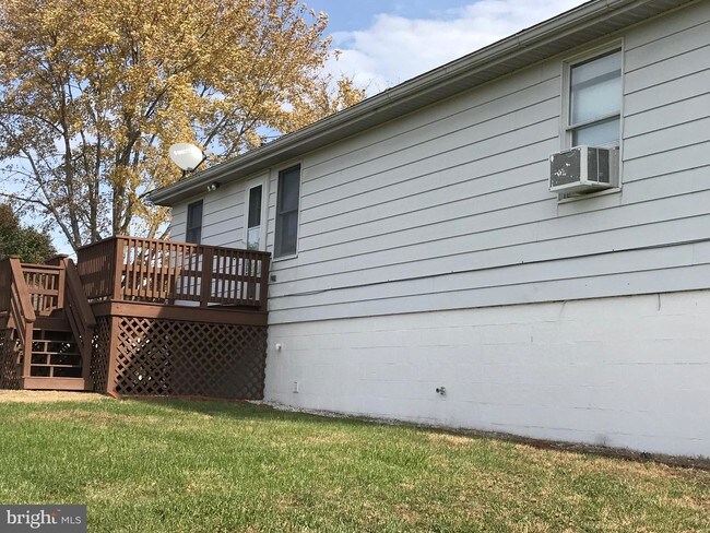 Building Photo - 159 Devland Dr