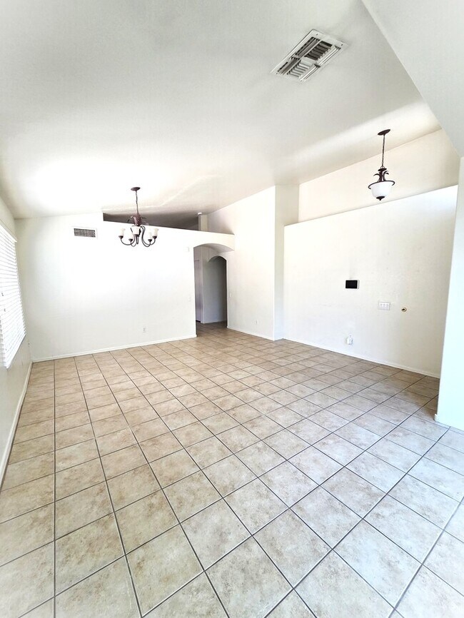 Foto del edificio - Wonderful 3-bedroom 2 bathroom