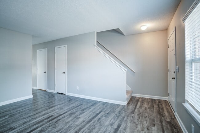 Building Photo - Wildwood Springs