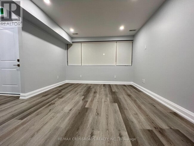 Building Photo - 25 Glenside Ave