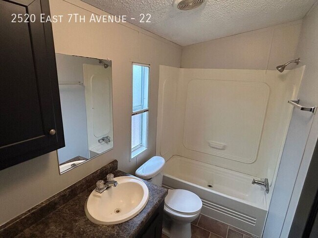 Foto del edificio - 2520 E 7th Ave