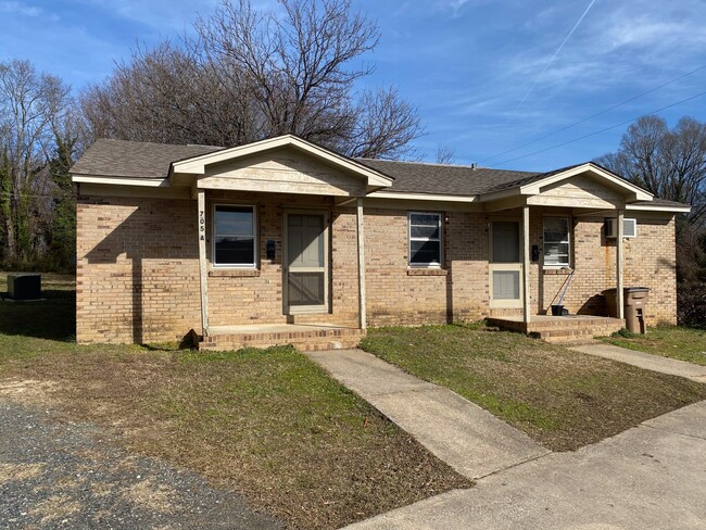 Building Photo - 2/1 Duplex inside city of Shelby, nc