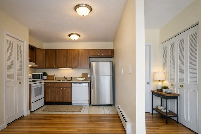 Building Photo - 95 Sutherland Rd