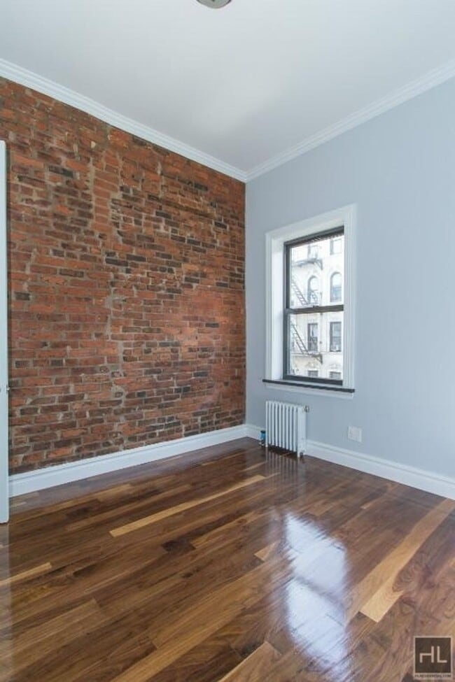 Building Photo - NO FEE Two Bed on Lower East Side! Won't S...