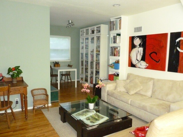 Primary Photo - 1218 Cabrillo Ave