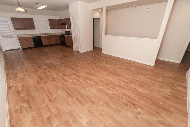 Building Photo - Ashley Heights - 711 Belle Watling, San An...
