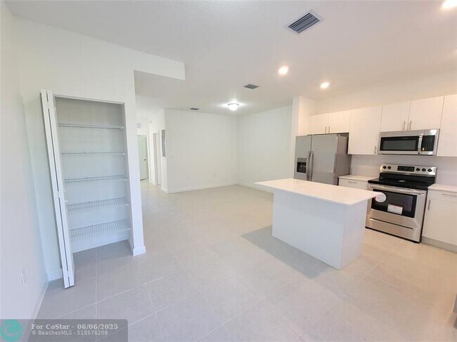 Foto del edificio - 28637 SW 132nd Ct