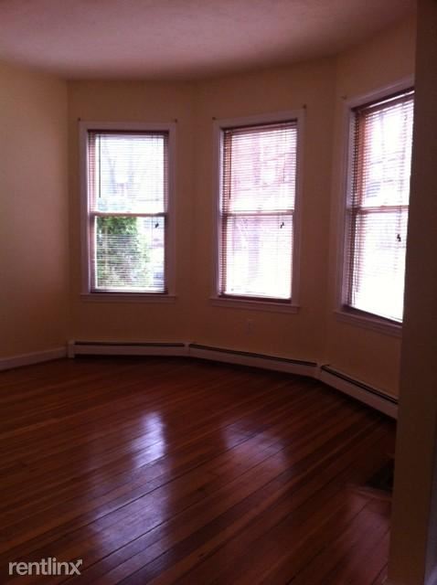 Building Photo - 7 Iroquois St