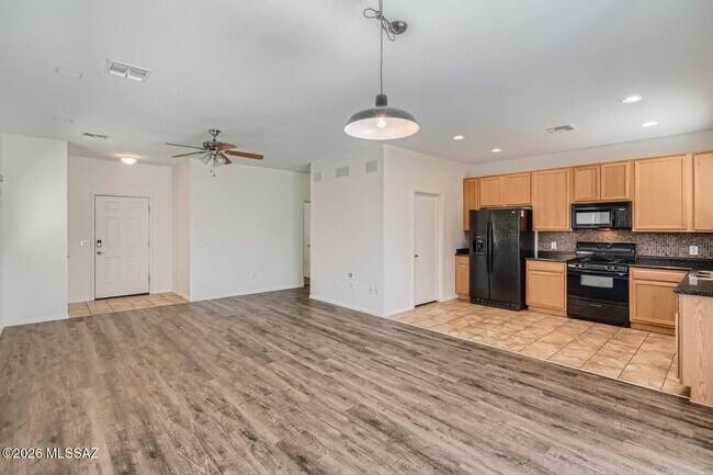Foto del edificio - 8437 W Green Kingfisher Ln