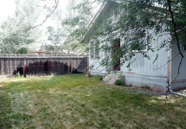 Building Photo - 1302 S Overland Trail