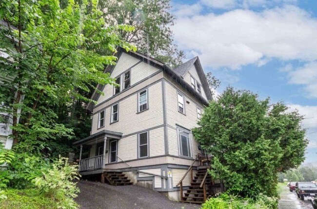 Building Photo - 156 Barre St