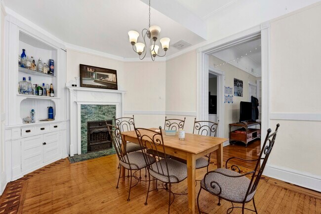 Foto del edificio - 2522 N Burling St