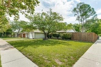 Building Photo - 638 Cranbrook Park
