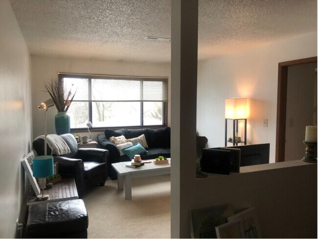 Foto del edificio - Newton Pointe Apartments