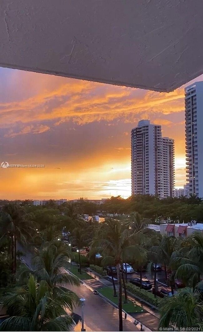 Foto del edificio - 3642 NE 171 St